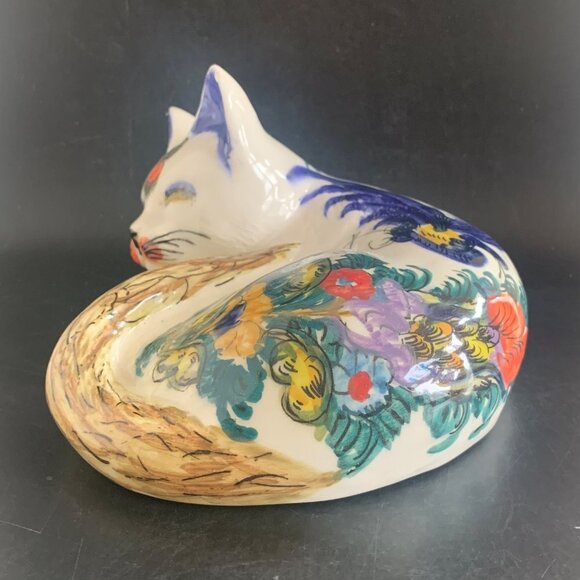 Sleeping Cat Porcelain Hand Painted Colorful Florals and Bird Signed 2004 - Picture 4 of 11